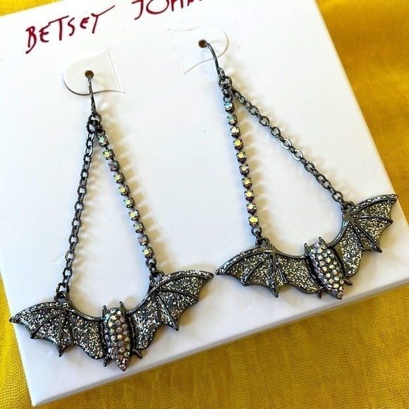 Brand New Betsey Johnson Halloween Sparkly Bats Drop Earrings - Picture 3 of 8